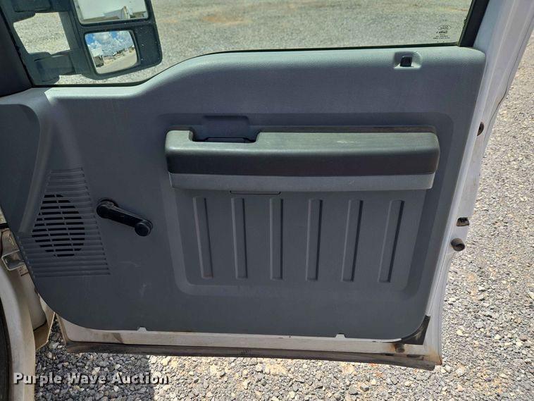 image for item EW0463 2012 Ford F250 Super Duty Ext. Cab pickup truck