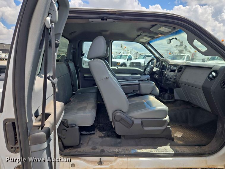 image for item EW0463 2012 Ford F250 Super Duty Ext. Cab pickup truck