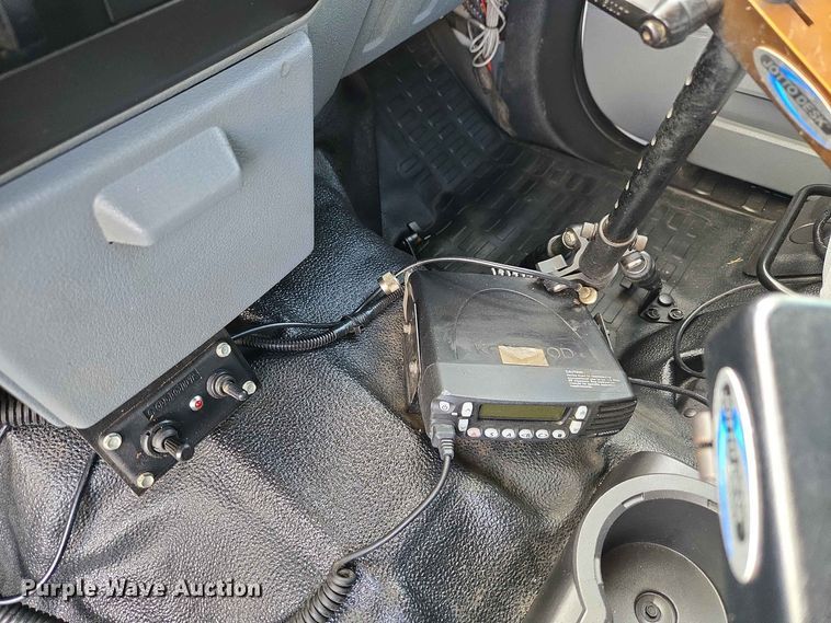 image for item EW0464 2016 Ford F350 Super Duty Ext. Cab utility bed pickup truck