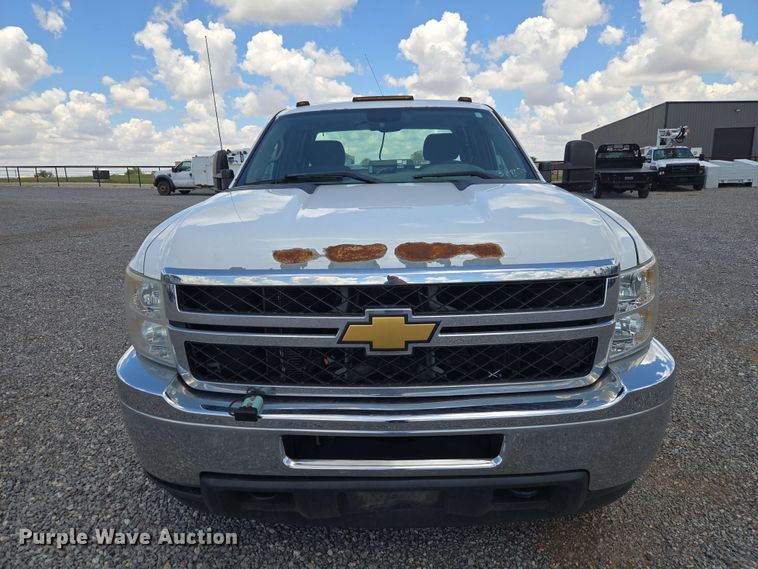 image for item EW0465 2012 Chevrolet Silverado 2500HD Ext. Cab pickup truck cab and chassis