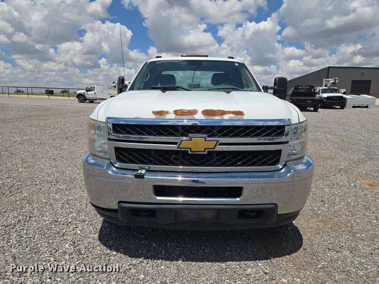 image for item EW0465 2012 Chevrolet Silverado 2500HD Ext. Cab pickup truck cab and chassis