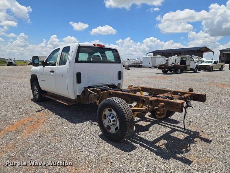 image for item EW0465 2012 Chevrolet Silverado 2500HD Ext. Cab pickup truck cab and chassis
