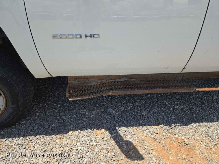 image for item EW0465 2012 Chevrolet Silverado 2500HD Ext. Cab pickup truck cab and chassis
