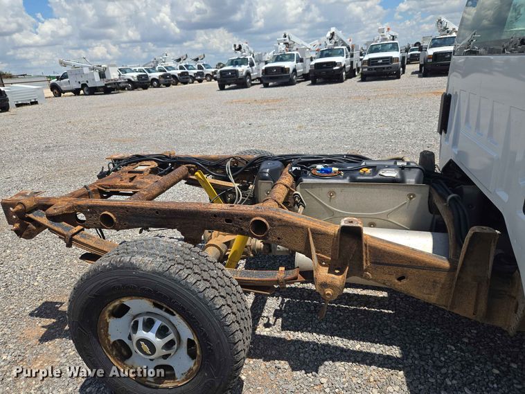 image for item EW0465 2012 Chevrolet Silverado 2500HD Ext. Cab pickup truck cab and chassis