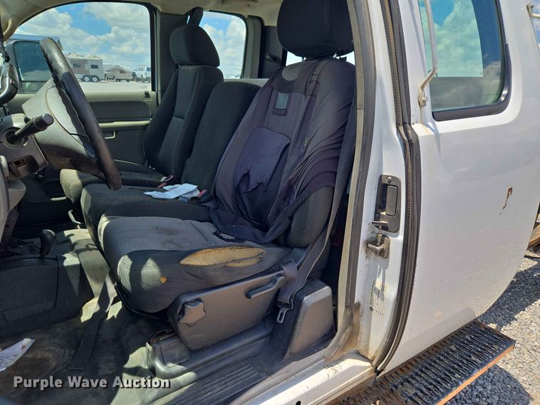 image for item EW0465 2012 Chevrolet Silverado 2500HD Ext. Cab pickup truck cab and chassis