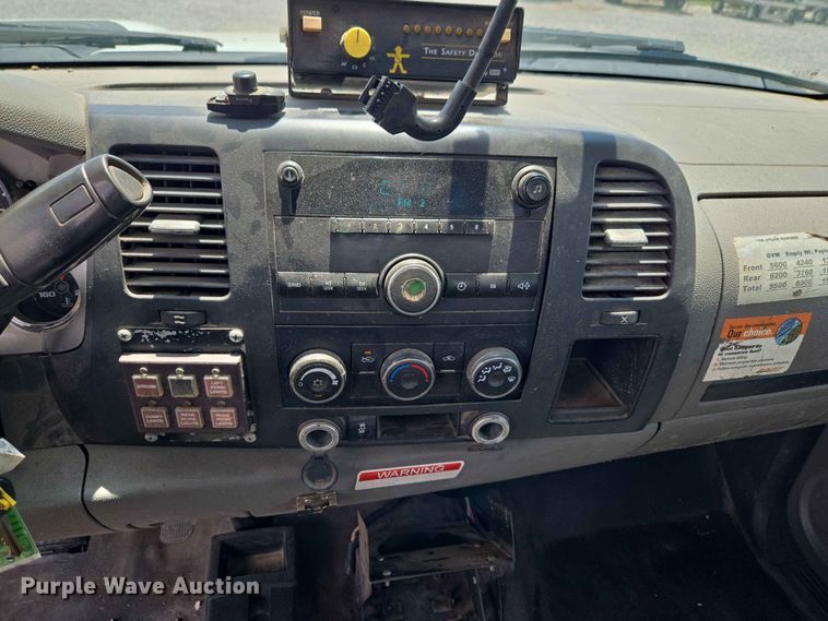 image for item EW0465 2012 Chevrolet Silverado 2500HD Ext. Cab pickup truck cab and chassis