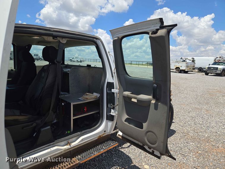 image for item EW0465 2012 Chevrolet Silverado 2500HD Ext. Cab pickup truck cab and chassis