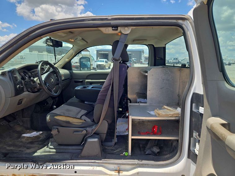 image for item EW0465 2012 Chevrolet Silverado 2500HD Ext. Cab pickup truck cab and chassis