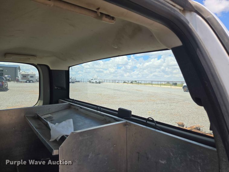 image for item EW0465 2012 Chevrolet Silverado 2500HD Ext. Cab pickup truck cab and chassis