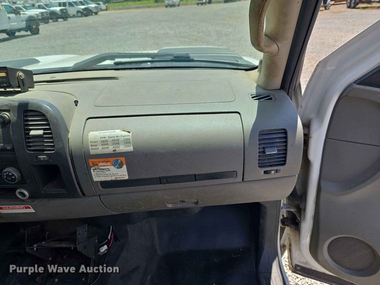 image for item EW0465 2012 Chevrolet Silverado 2500HD Ext. Cab pickup truck cab and chassis