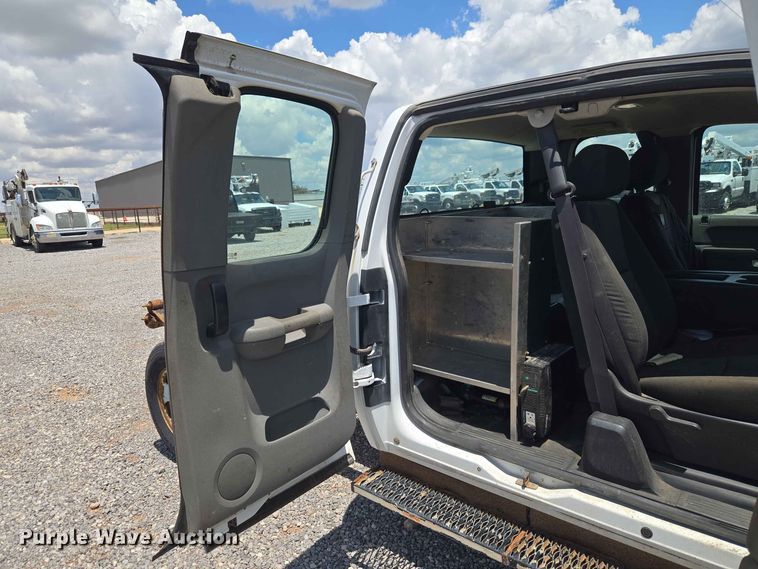 image for item EW0465 2012 Chevrolet Silverado 2500HD Ext. Cab pickup truck cab and chassis