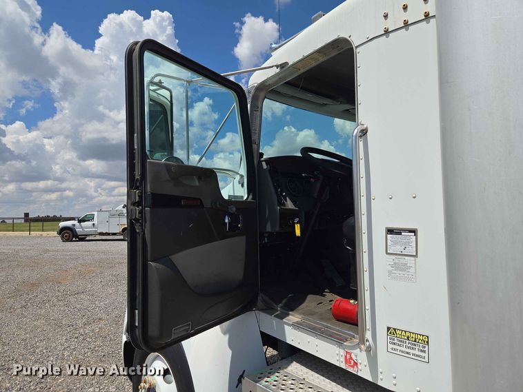 image for item EW0466 2009 Kenworth T370 box truck