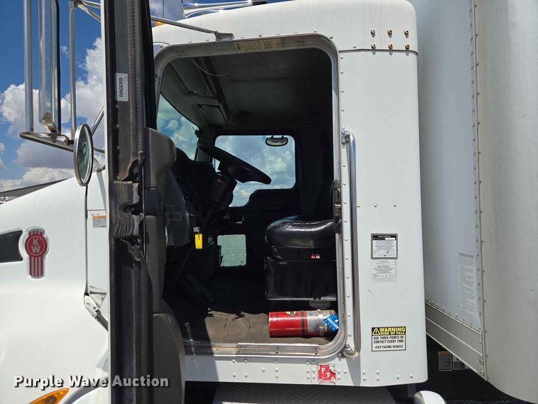 image for item EW0466 2009 Kenworth T370 box truck