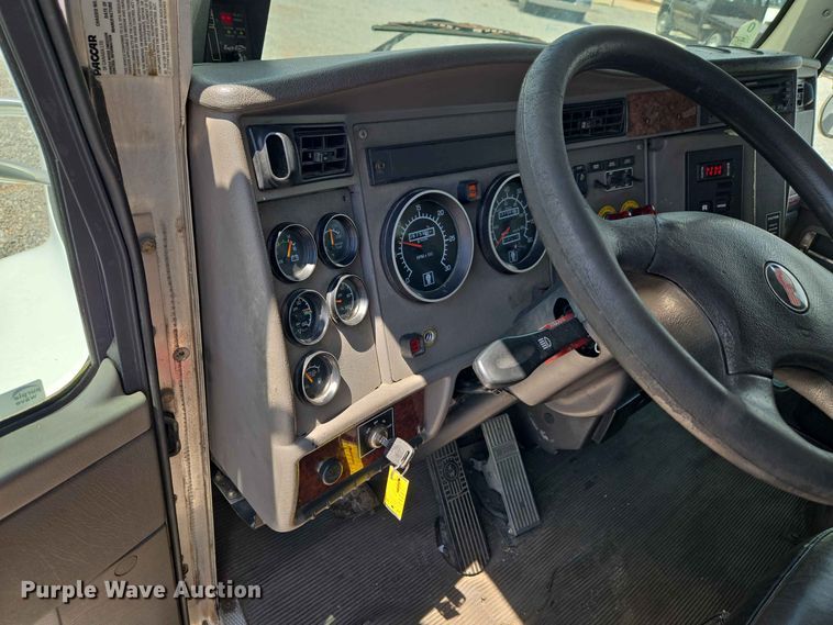 image for item EW0466 2009 Kenworth T370 box truck
