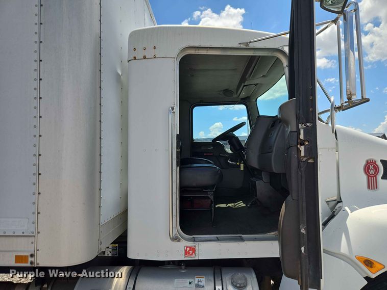 image for item EW0466 2009 Kenworth T370 box truck