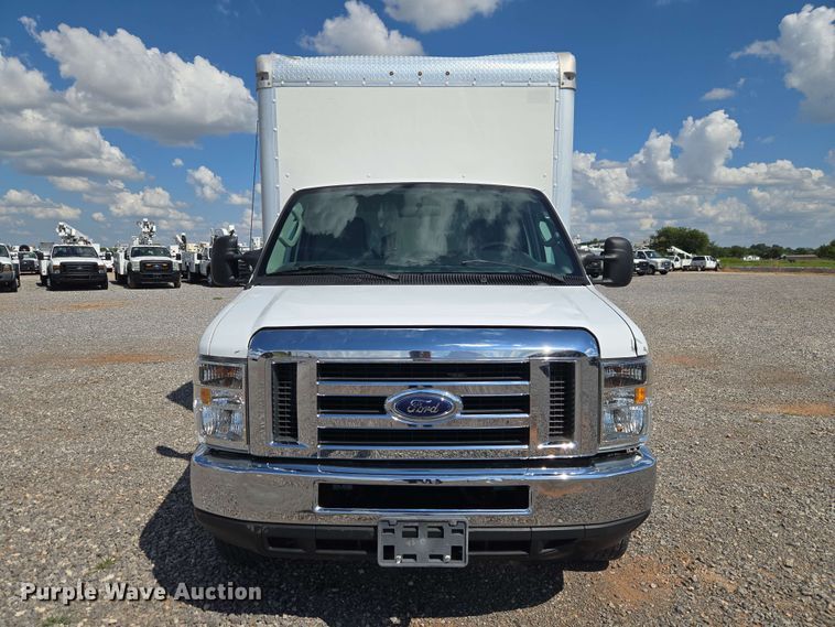 image for item EW0468 2017 Ford E-350 box truck