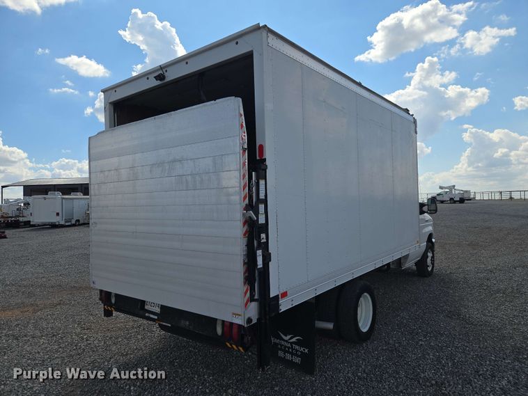 image for item EW0468 2017 Ford E-350 box truck
