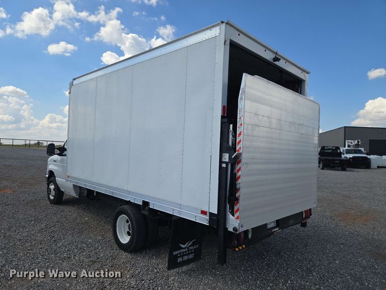 image for item EW0468 2017 Ford E-350 box truck