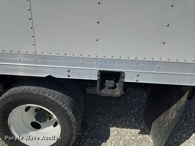 image for item EW0468 2017 Ford E-350 box truck