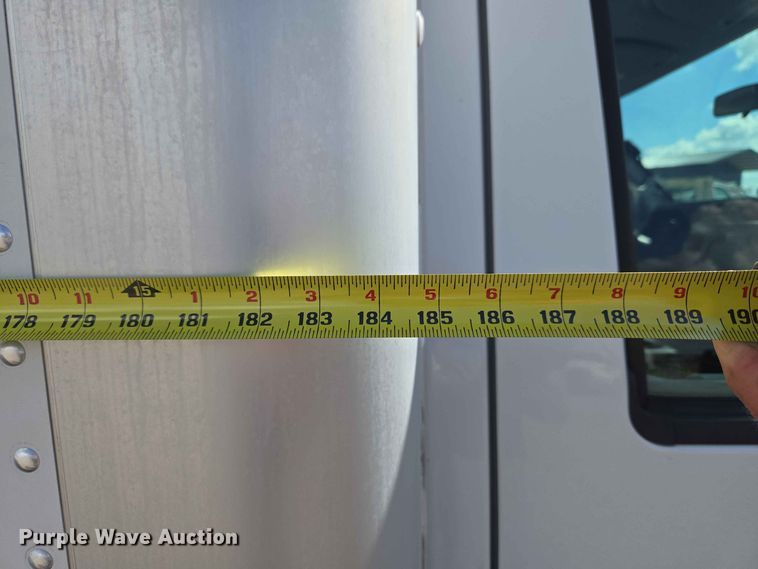 image for item EW0468 2017 Ford E-350 box truck