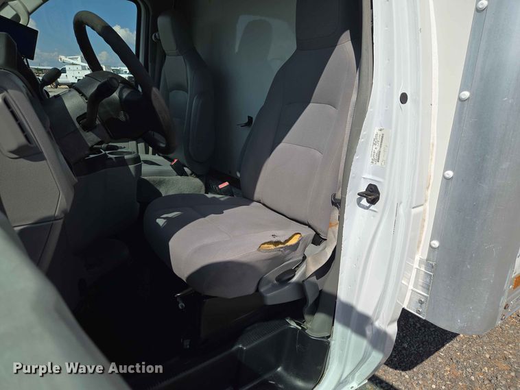 image for item EW0468 2017 Ford E-350 box truck