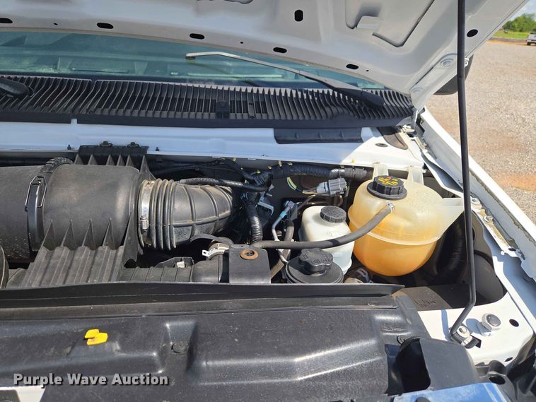 image for item EW0468 2017 Ford E-350 box truck