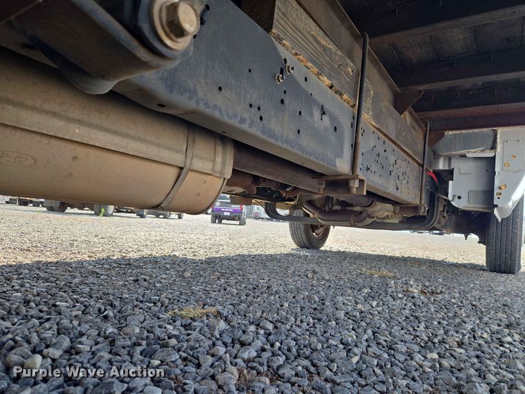 image for item EW0468 2017 Ford E-350 box truck