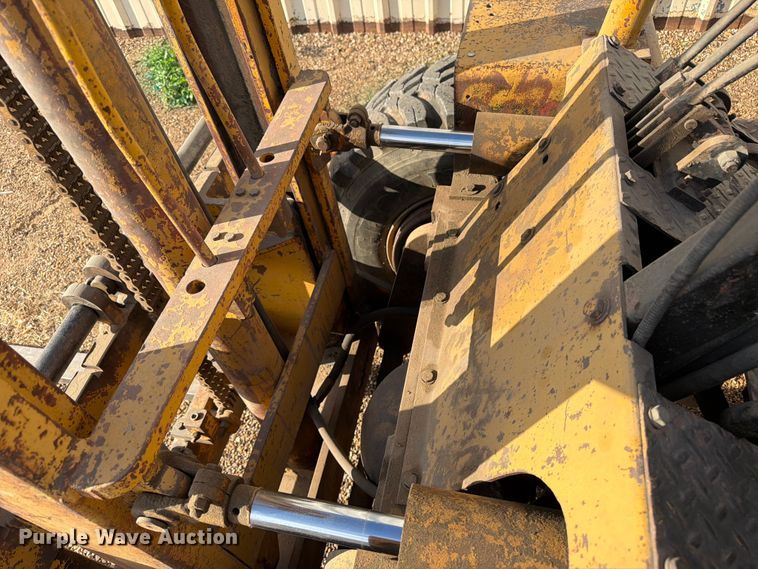 image for item EW1048 1979 Champ CB40 forklift