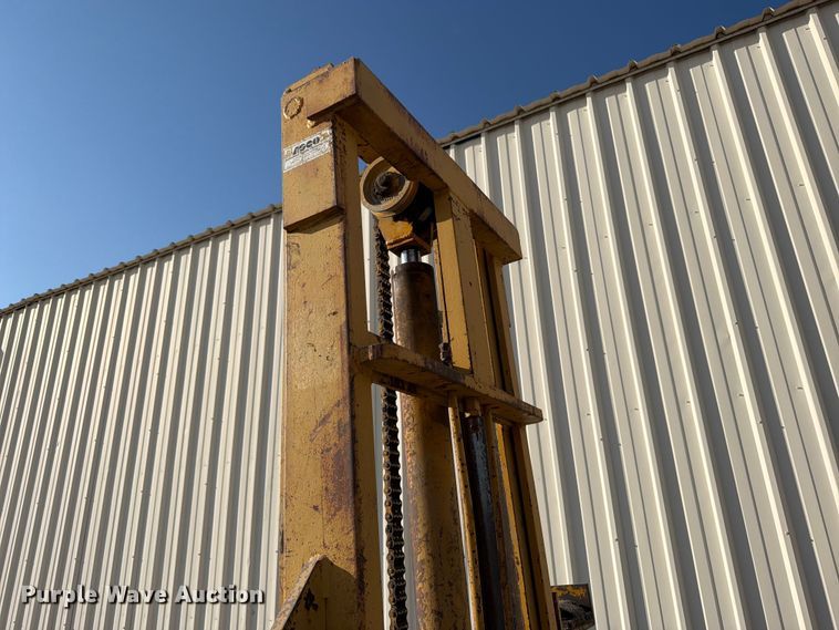 image for item EW1048 1979 Champ CB40 forklift