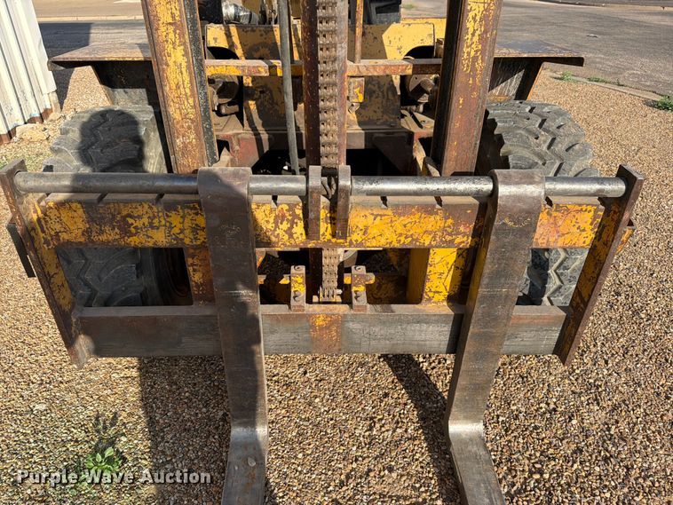 image for item EW1048 1979 Champ CB40 forklift