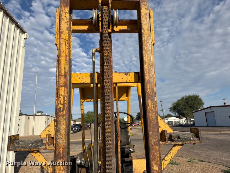 image for item EW1048 1979 Champ CB40 forklift