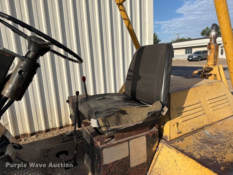 image for item EW1048 1979 Champ CB40 forklift