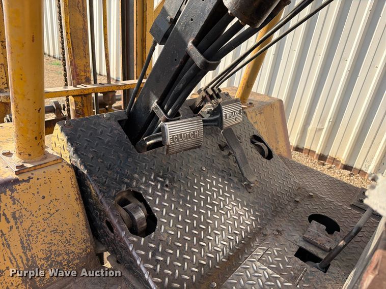 image for item EW1048 1979 Champ CB40 forklift