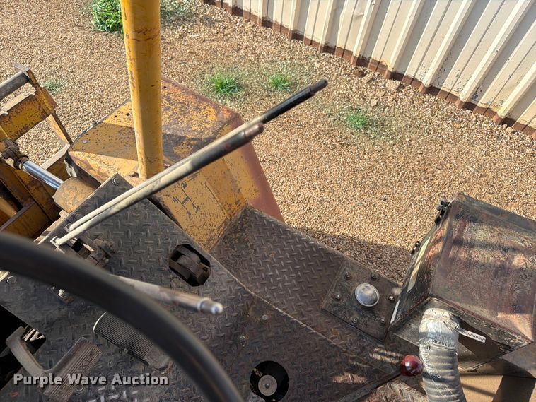 image for item EW1048 1979 Champ CB40 forklift