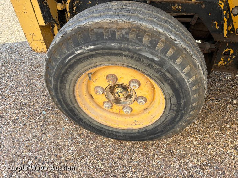 image for item EW1048 1979 Champ CB40 forklift