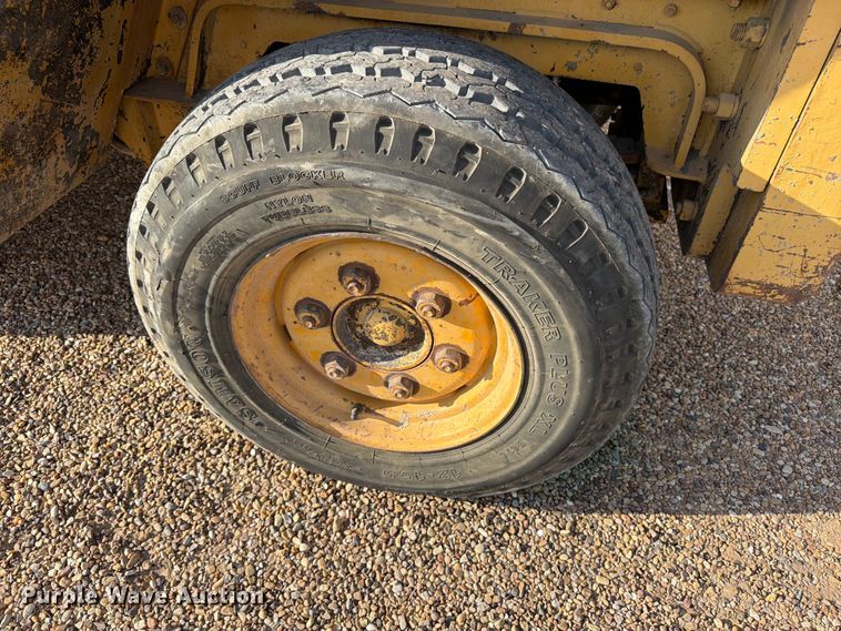 image for item EW1048 1979 Champ CB40 forklift