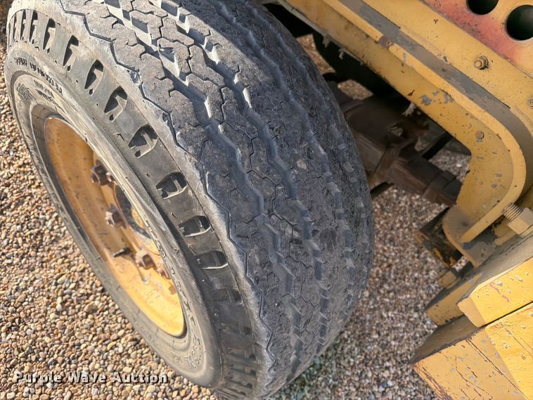 image for item EW1048 1979 Champ CB40 forklift