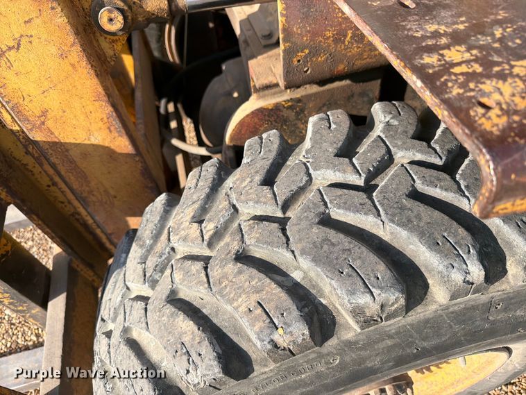 image for item EW1048 1979 Champ CB40 forklift