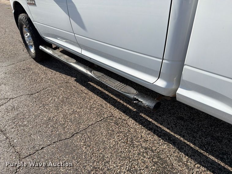 image for item EW1049 2013 Dodge 2500 Crew Cab pickup truck