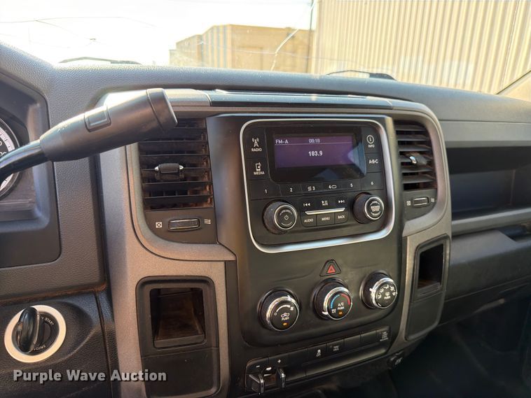 image for item EW1049 2013 Dodge 2500 Crew Cab pickup truck