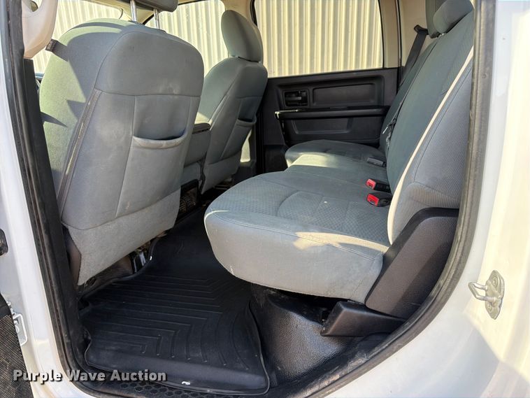 image for item EW1049 2013 Dodge 2500 Crew Cab pickup truck