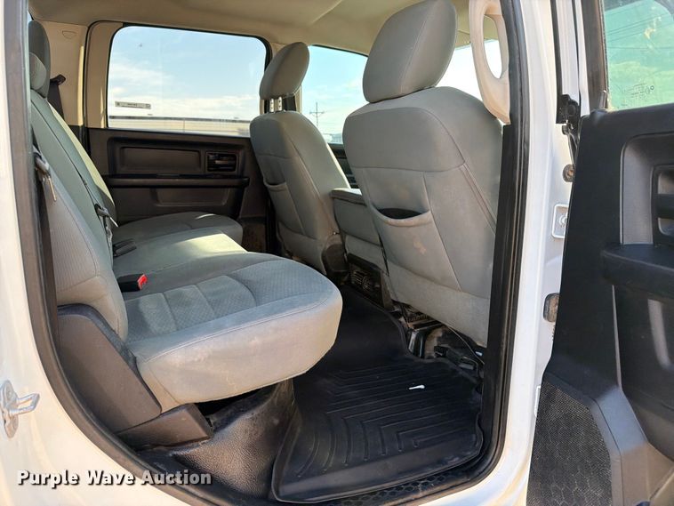 image for item EW1049 2013 Dodge 2500 Crew Cab pickup truck