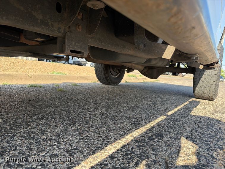 image for item EW1049 2013 Dodge 2500 Crew Cab pickup truck