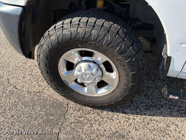 image for item EW1049 2013 Dodge 2500 Crew Cab pickup truck