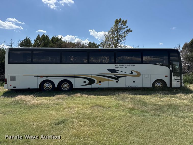 image for item EW4057 2000 Vanhool coach bus