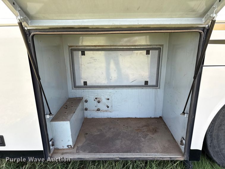 image for item EW4057 2000 Vanhool coach bus