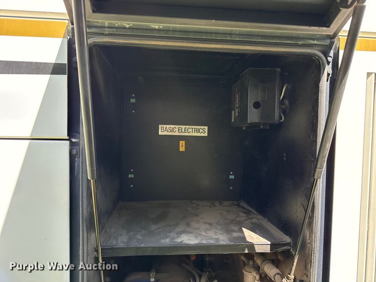 image for item EW4057 2000 Vanhool coach bus