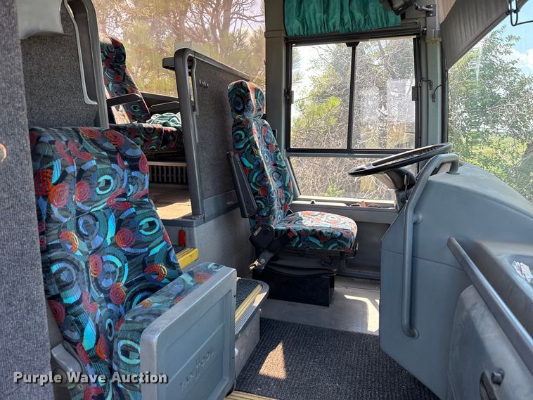 image for item EW4057 2000 Vanhool coach bus
