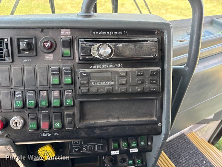 image for item EW4057 2000 Vanhool coach bus