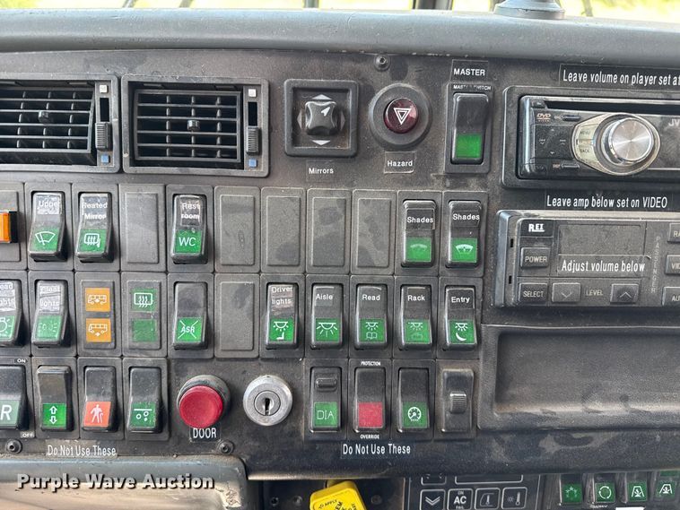 image for item EW4057 2000 Vanhool coach bus